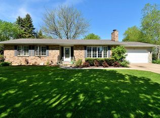 1140 Gerry St, Woodstock, IL 60098