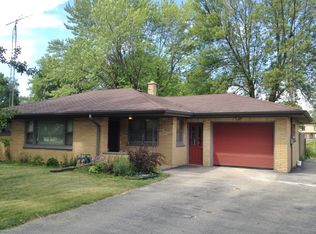 1332 Prairie Dr, Racine, WI 53406