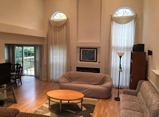 169 W Fox Hill Dr, Buffalo Grove, IL 60089