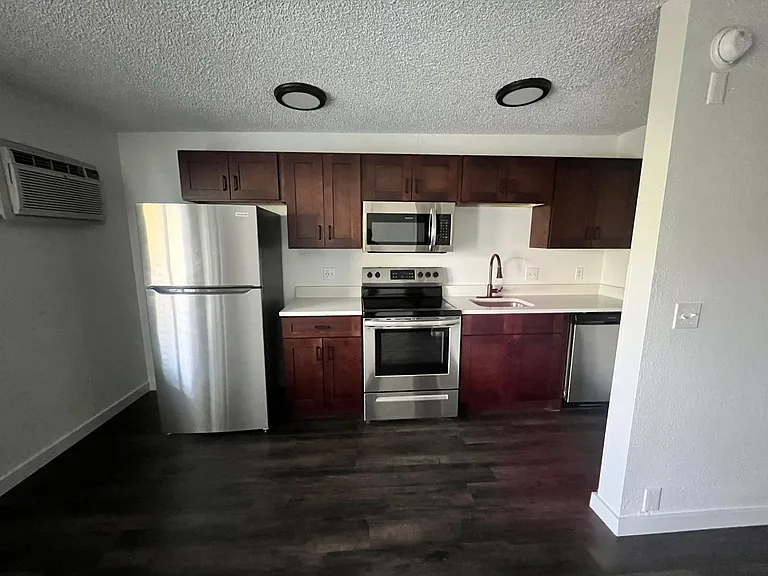 1140 S Colorado Ave — Photo 12