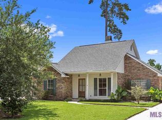 7344 Robinson Dr, Denham Springs, LA 70706