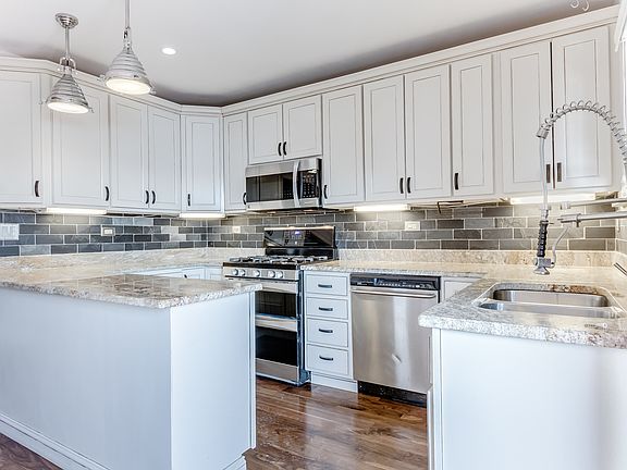 3rd image of 4321 Kolze Ave