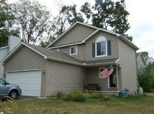 4107 Cass Elizabeth Rd, Waterford, MI 48328