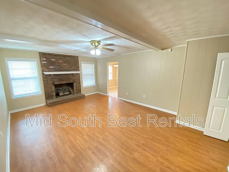 7170 Lamesa Ln — Photo 3