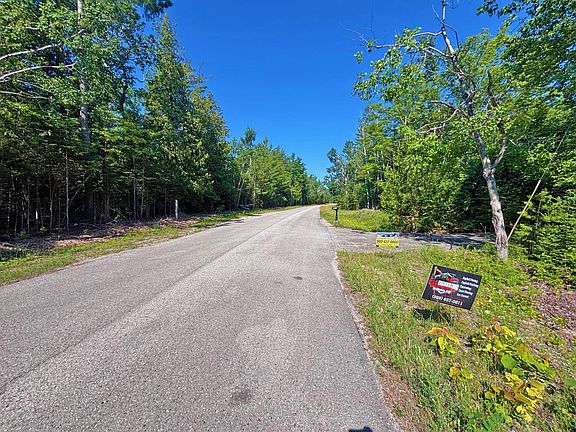 5th image of V/l Pineview Dr