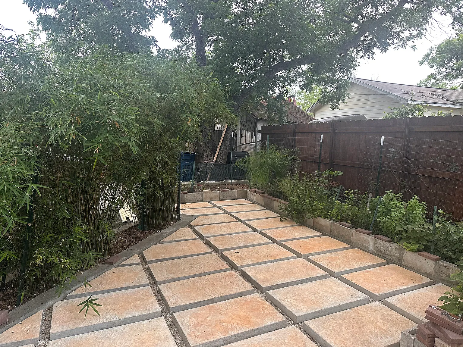 2 bed, 1040 sqft, $2,200 — Photo 4