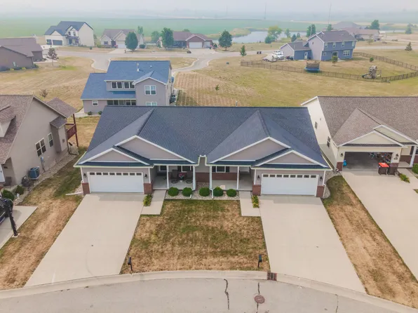 418 Jenny Ln #A, Heyworth, IL 61745