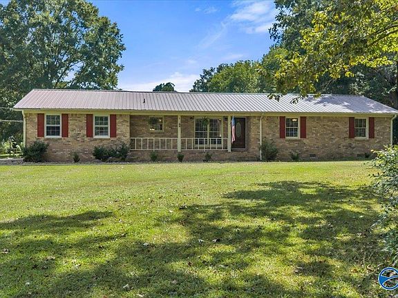 3rd image of 64 Livingstone Ln