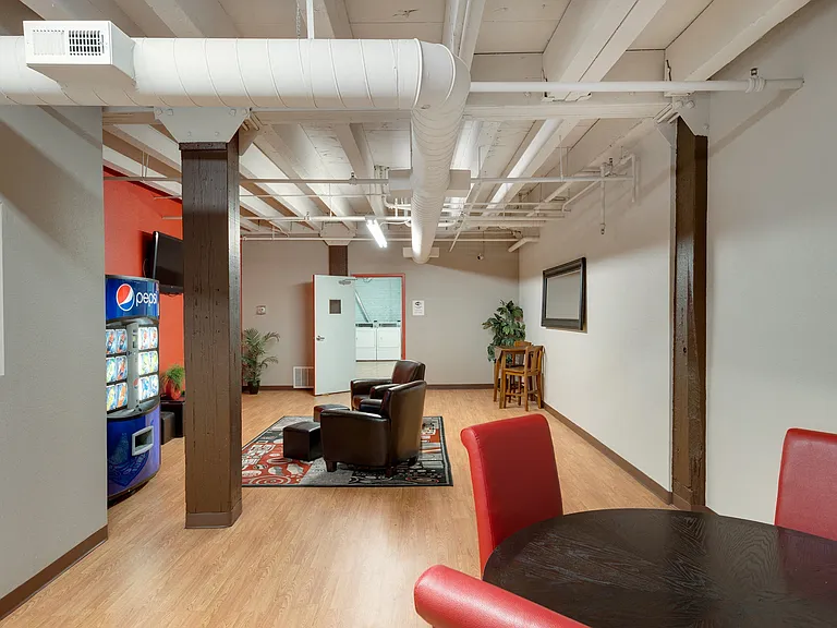 L15 Lofts — Photo 28