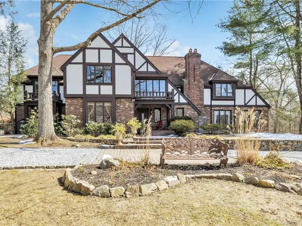 23 Russett Road, Newtown, CT 06482