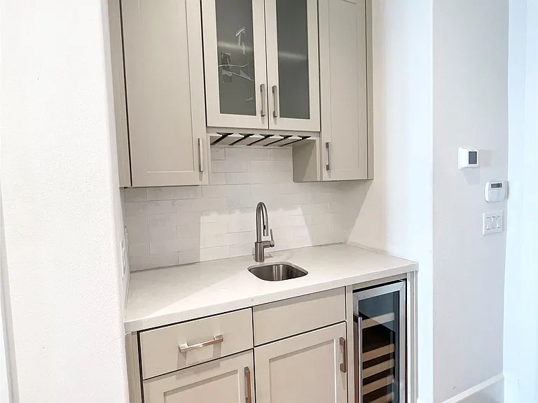 4325 Glenwick Ln — Photo 10