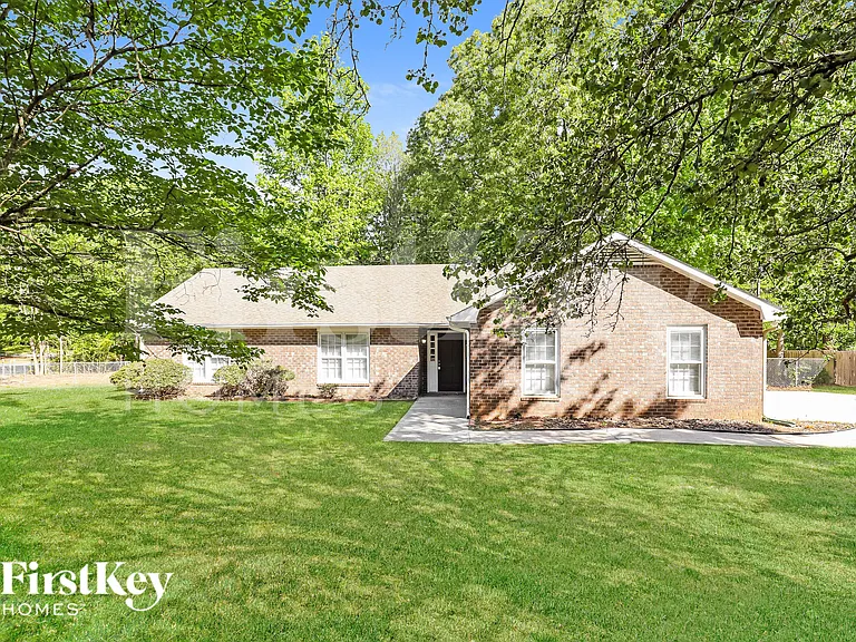 200 Ridge Way — Photo 1