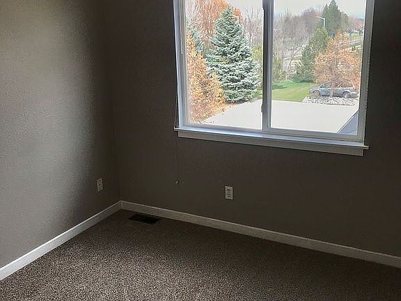 5th image of 3672 Oakwood Dr