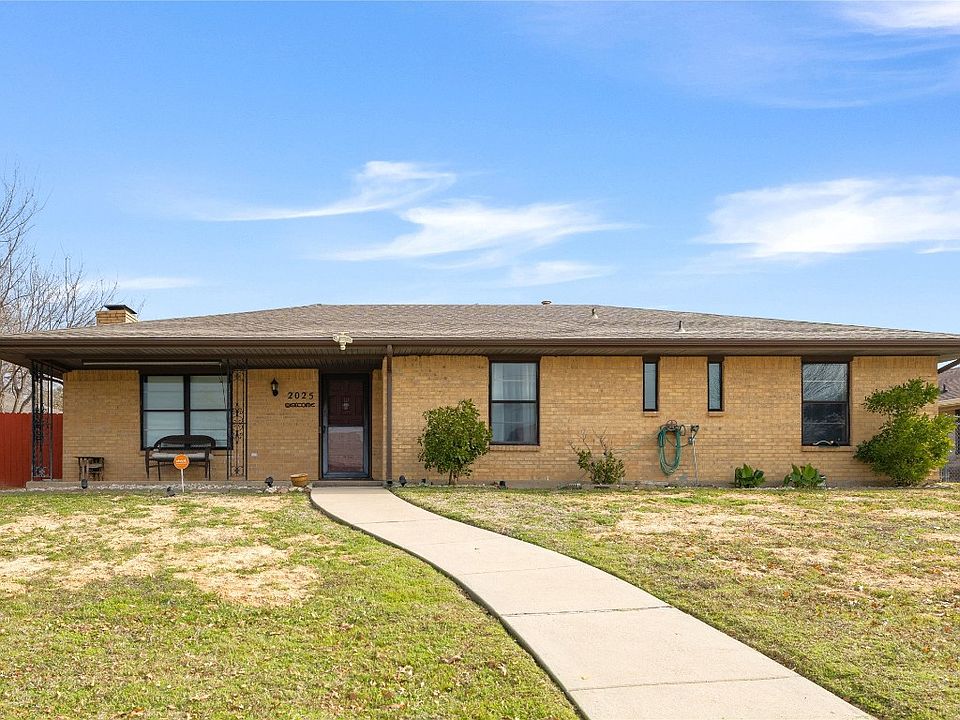 1st image of 2025 Wellington Dr