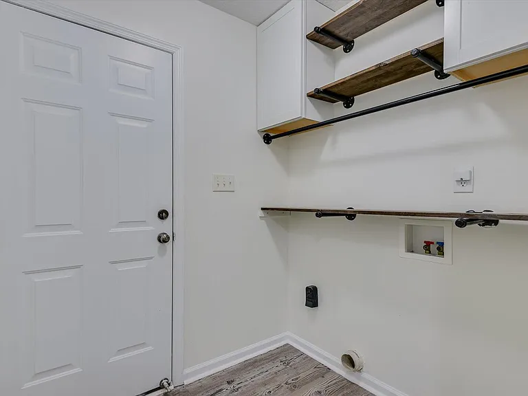 610 Butler Springs Cir — Photo 34