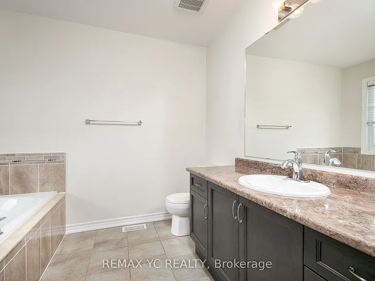 56 Walker Blvd — Photo 24