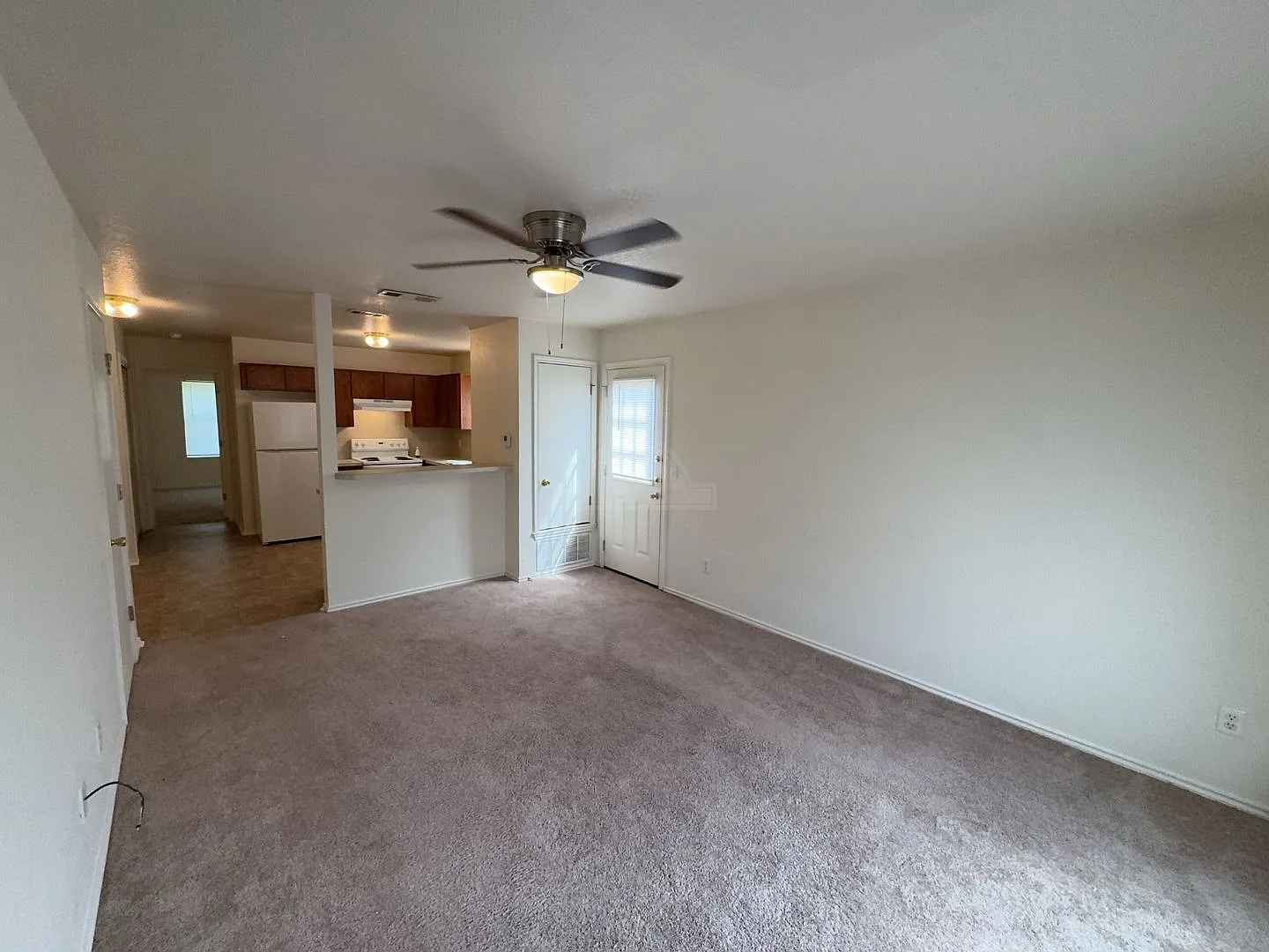 1911 Monte Carlo, Killeen — Photo 3