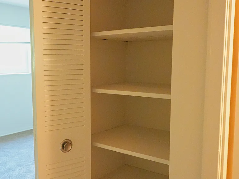 Edmondson Park Apartments — Photo 15