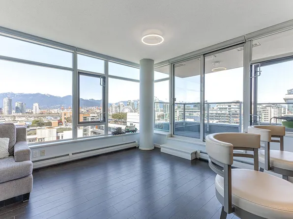 138 W 1st Ave #1404, Vancouver, BC V5Y 0H5