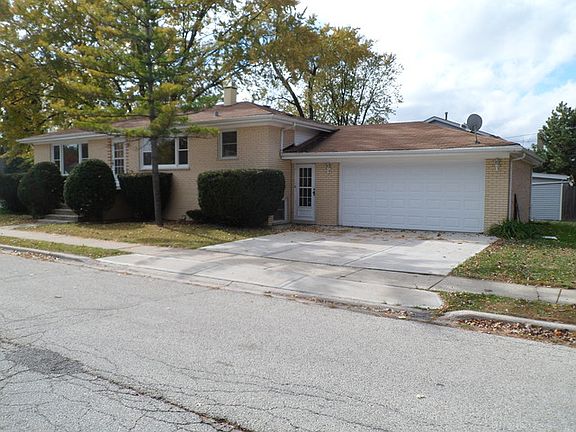 3rd image of 5700 W 89th Pl