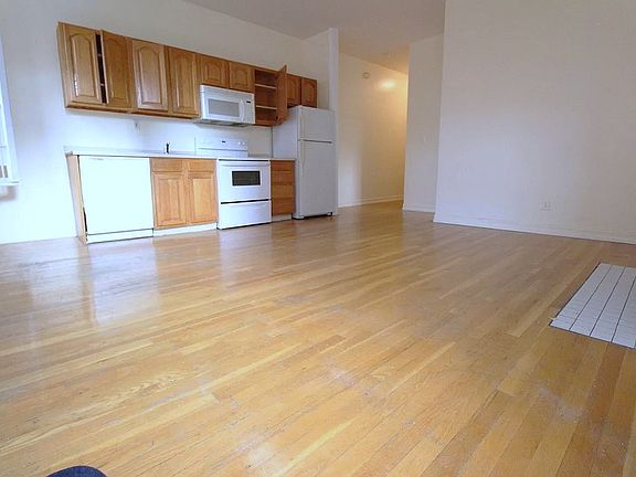4th image of 72 W 87th St APT 3D