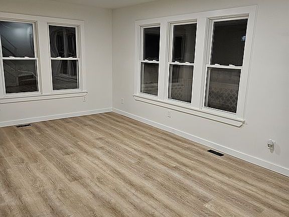 2nd image of 559 S Kendall Ave