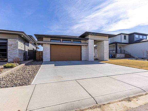 2nd image of 428 N Canyon Ridge Cir W
