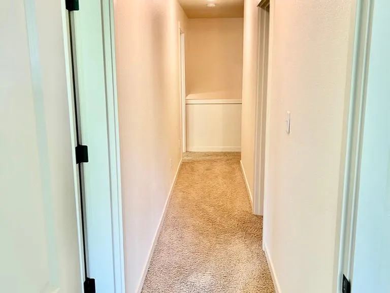 8005 NE Rockne Way — Photo 26
