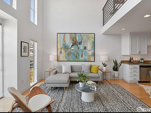 3rd image of 139 Stillman St APT 6