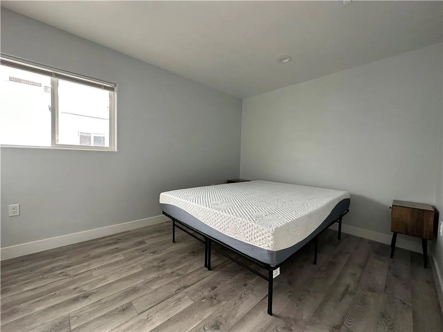 Move-In Ready Rental Utilities Included — Photo 4