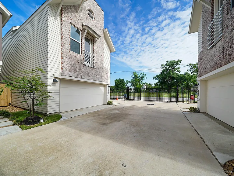 881 Rachel St #C — Photo 4