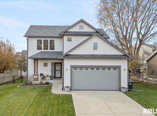 4400 Cedar St, Davenport, IA 52806