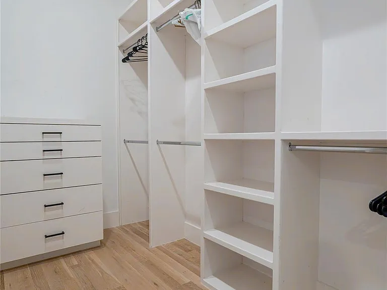 709 Memorial Heights Dr — Photo 34