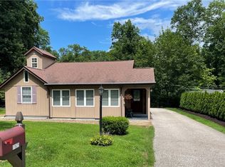 11675 Chestnutdale Rd, Chardon, OH 44024