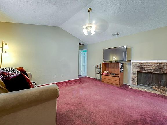 5th image of 2657 Kellogg Ave