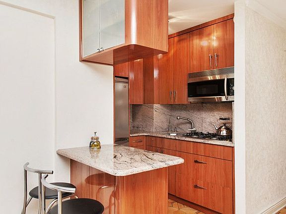 2nd image of 425 E 54th St #9K