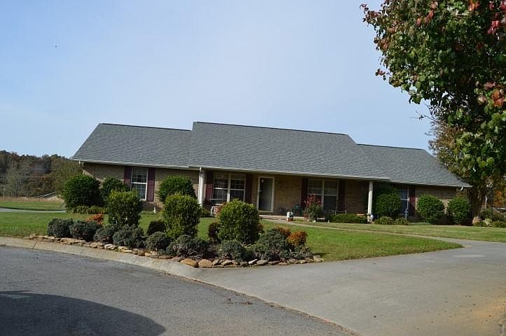 1st image of 902 Brenna Dr