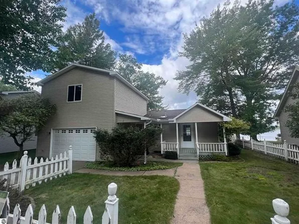 224 Maple Ave, East Tawas, MI 48730