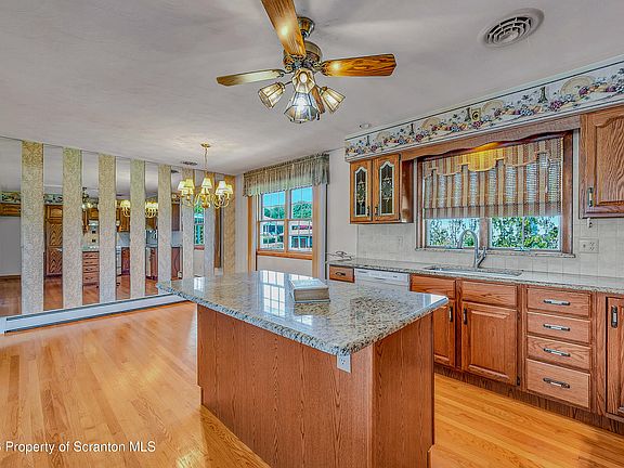 4th image of 102 Bichler Ln
