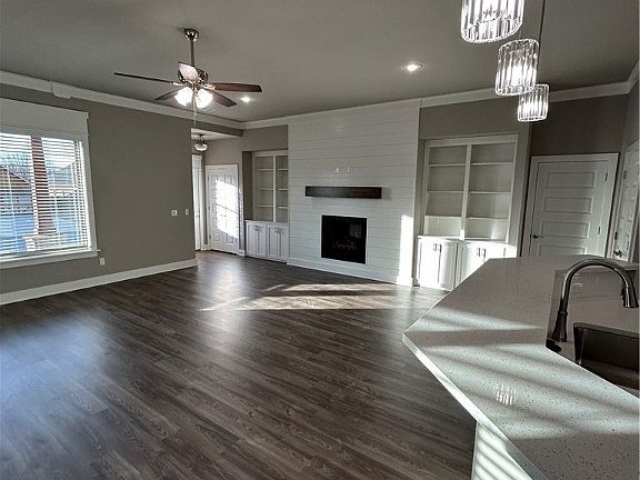 5th image of 1060 Flat Rock St
