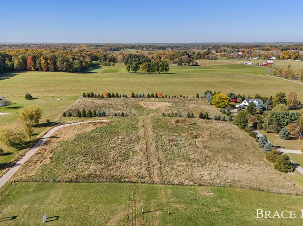 1822 S Marble Rd, Lowell, MI 49331