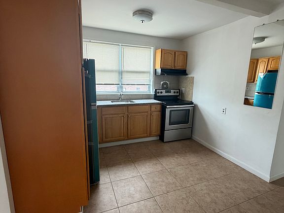 2nd image of 2550 Cropsey Ave #2B
