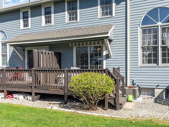 3rd image of 25 Sturbridge Rd #25