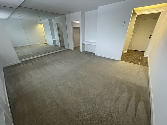 3rd image of 1011 Arlington Blvd APT 903
