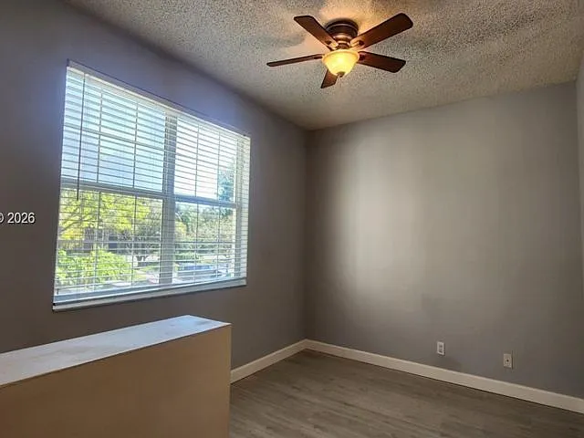 211 Mallory Ct — Photo 5