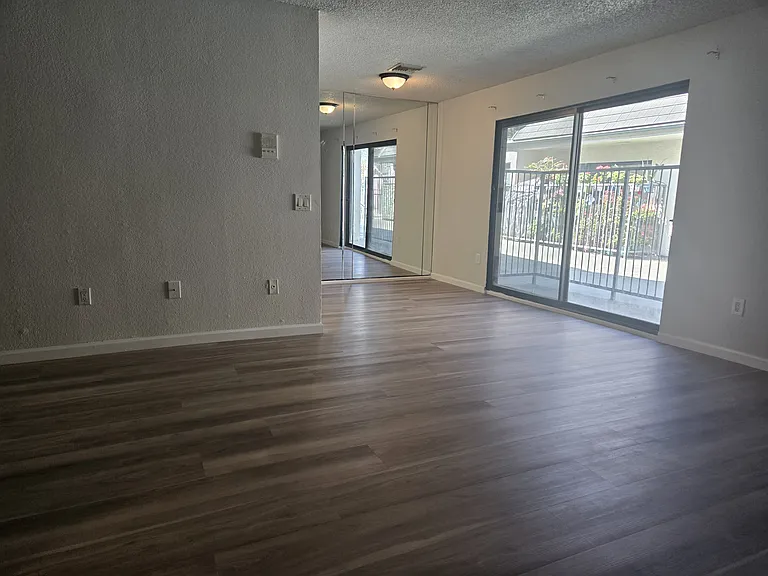 9047 Langdon Ave #15 — Photo 27
