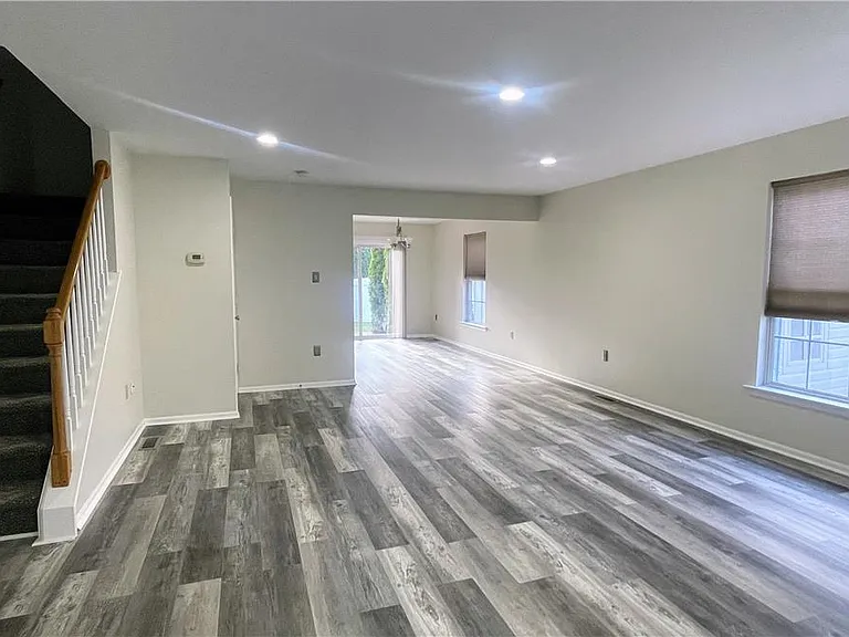 8104 Heritage Dr — Photo 6