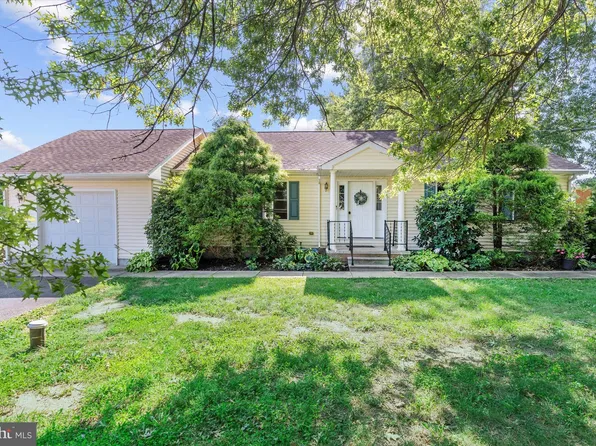 4 Wedgewood Rd, Newark, DE 19711