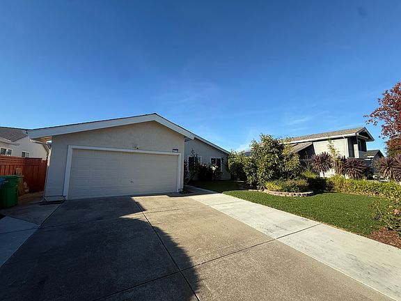 3rd image of 4575 Carmen Way