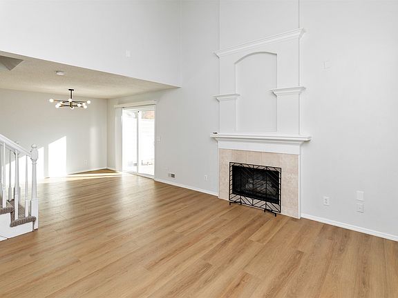 4th image of 811 Burr Oaks Dr Unit 301